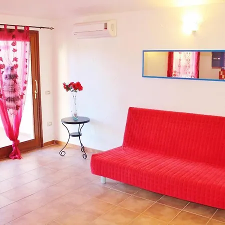 Oleandri Rossi Apartment Tanaunella